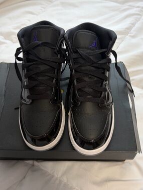 Jordan Black/Dark Concord/White Youth Sneakers Box Label
